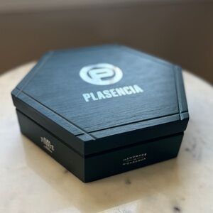 Green Hexagonal Plasencia Alma Fuerte Cigar Box